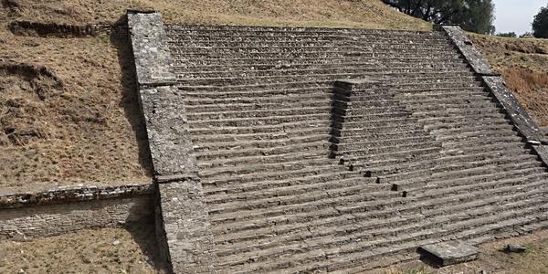 82. Cholula, odkrývání pyramidy