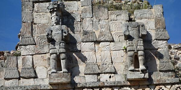 229. Kabah, dvojportrét vládce