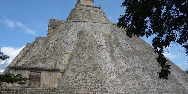 249. Kouzelníkova pyramida, Uxmal