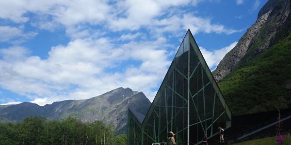005. Chata v Romsdalen