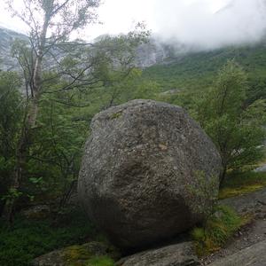 071. Bludný balvan, Briksdalsbreen