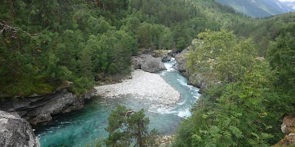 022. Slettafossen