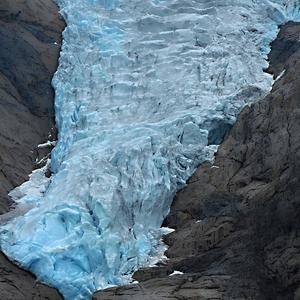 054. Briksdalsbreen