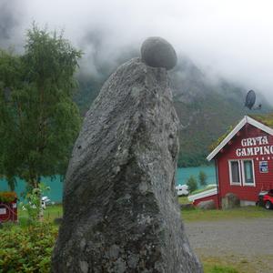060. Kemp pod Briksdalsbreenem