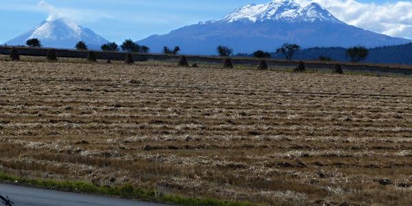 007. Ixtacíhuatl a Popocatépetl