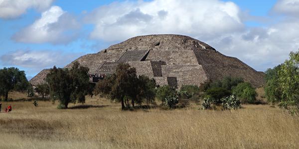 033. Teotihuacán, Měsíční pyramida