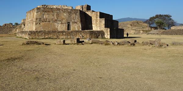 072. Observatoř na Monte Albán