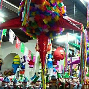 108. Sváteční piňata, San Cristobal de las Casas