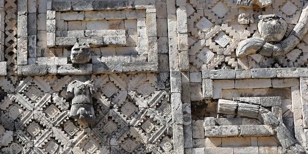 147. Uxmal, detail výzdoby Čtvrhranu jeptišek