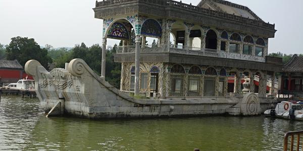 072. Peking, Letní palác, mramorová loď