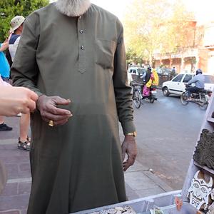 065-Jaipur, prodavač razítek