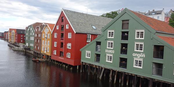 069. Trondheim, na řece Nid