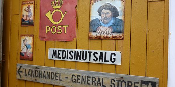 122. Nusfjord, v místním koloniálu