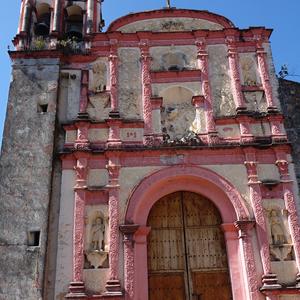 046. Cuernavaca, zemětřesením poškozený kostel