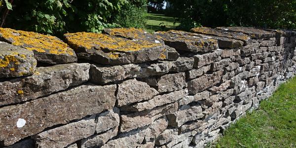 028. Oland, zídka