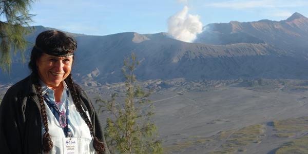 075-pohled na Bromo od hotelu Lava View