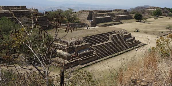 009-Monte Albán 26
