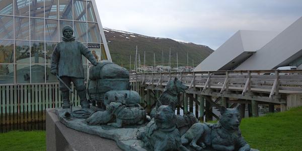 051-Tromso, pomník polárníka Hanssena