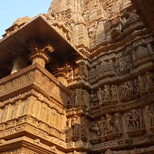 132. Khajuraho, erotické chrámy