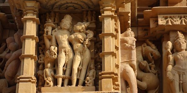 137. Khajuraho, erotické chrámy