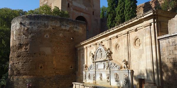 001. Granada, Alhambra, mísení kultur i architektury