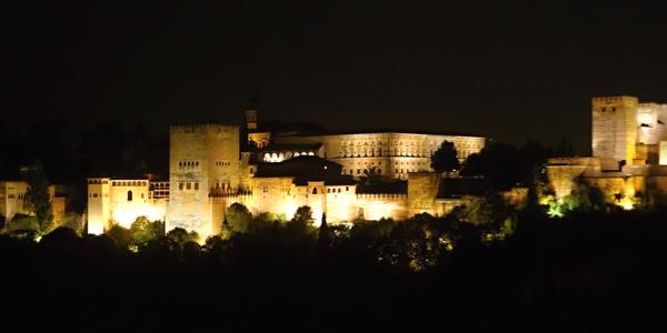 003. Granada, noční Alhambra