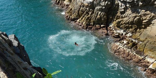 093. Acapulco, místo dopadu