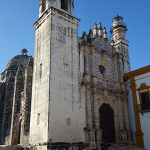 183. Campeche, kostel s majákovou věží