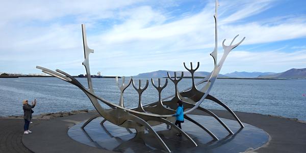 022-Reykjavík, připomínka vikingských plaveb