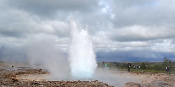 067-gejzír Strokkur
