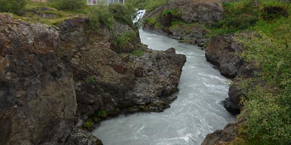 075-Hraunfossar, vyhlídka do kaňonu