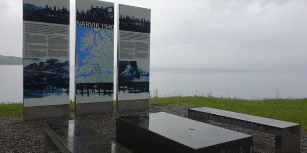 087. Pomník před Narvikem