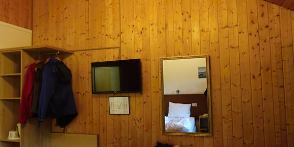 017-Hotel Katla