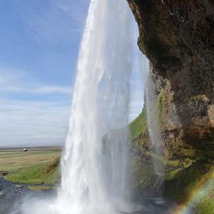 18-Vodopád Seljalandfoss