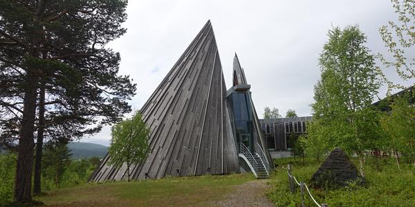 28. Karasjok, budova laponského parlamentu