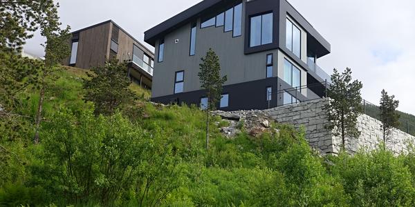 71. Narvik, zbohatlická architektura