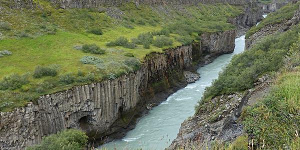 012-řeka Hvítá, na níž se nachází vodopád Gulfoss 5