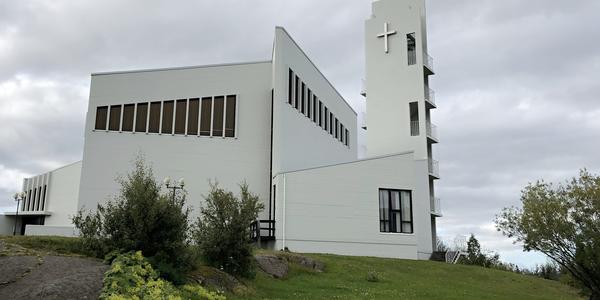 068-Egilstadir, moderní kostel