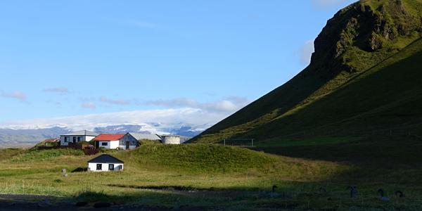 107-Reynisfjara, pod útesy