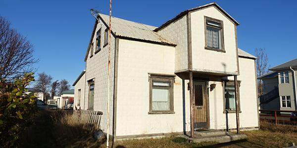 140-Akureyri, ne každý je bohatý