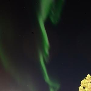 154-Akureyri, polární záře, tak jak zasvítila za sebou