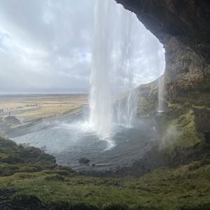010 Seljalandfoss