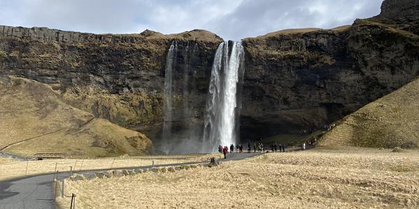 127 Seljalandfoss