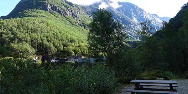 52 Pod ledovcem Briksdalsbreen