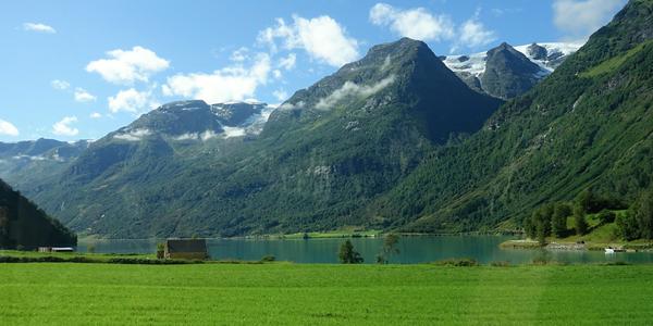 58 Pod ledovcem Briksdalsbreen