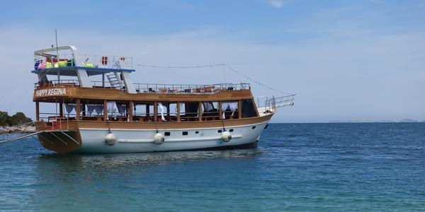 092 Karaburun, odplouváme k pirátské  jeskyni