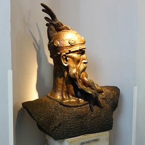 125 Kruja 5, národní hrdina Skanderbeg
