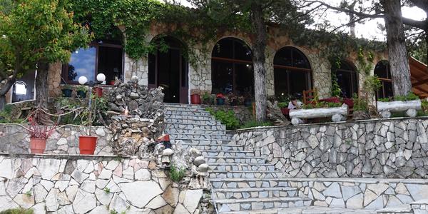 133 NP Llogara, v sedle