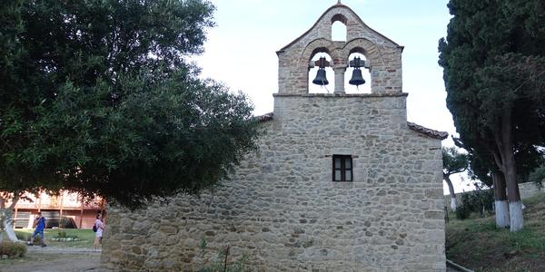 252 Zvernec, poloopuštěný klášter