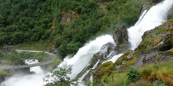 077-Briksdalsbreen